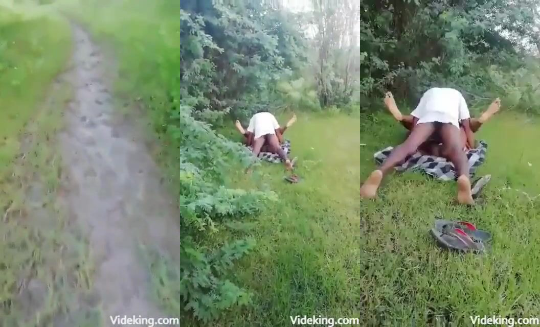 போரெஸ்ட் ல பணியார வேலைக்காரி ஆஹ் திருட்டு தனமா எடுத்த வீடியோ