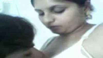 அம்மா முலை சப்பி ஓழ் தமிழ் அம்மா மகன் செஸ் வீடியோ – தமிழ் மாம் செஸ்