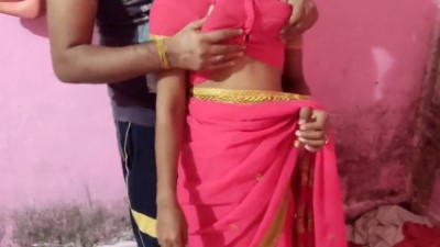 கிராமத்து தமிழ் ஆண்ட்டி பிங்க் சாறி கழட்டி திருட்டு செஸ்