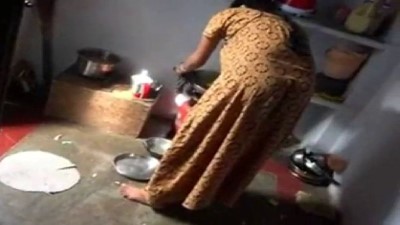 காஞ்சிபுரம் மாமி நயிட்டி தூக்கி ஊழ் செய்யும் தமிழ் போர்ன் – தமிழ் ஸ்ண்ஸ்