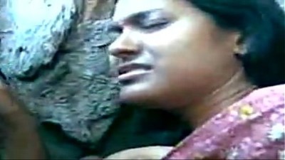 தமிழ் வுட்டூர் காதலியை கை அடிக்கும் செஸ் விதேஒஸ் – தமிழ் லோவெர்ஸ் செஸ்