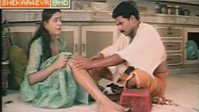 பாவாடை தூக்கி காண்பித்து மூடு ஏற்றி ஊழ் தமிழ் செஸ் படம் வீடியோ