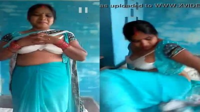 பெரிய குதி வைத்து இருக்கும் ஆண்ட்டி சாறி கயட்டி காட்டும் தமிழ் ஆண்ட்டி செஸ் க்ஸ்க்ஸ்க்ஸ்