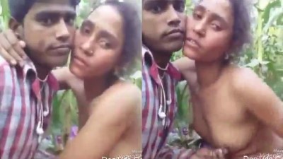 பொள்ளாச்சி தமிழ் விள்ளகே ஆண்ட்டி பூப்ஸ் பிசையும் இளம் பையன் – விள்ளகே செஸ்