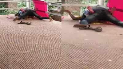 சேலம் ரயில்வே ஸ்டேஷனில் விபச்சாரியை ஊழ் செய்யும் தமிழ் வுட்டூர் செஸ் விதேஒஸ்