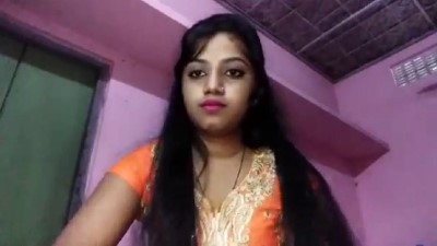 தஞ்சாவூர் பெண் பிற கயட்டி முலை குத்தி காட்டும் ஹாட் நுதே தமிழ் வீடியோ