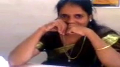 திருநெல்வேலி டீச்சரை காய் அடிக்கும் தமிழ் எங் ஆண்ட்டி செஸ் விதேஒஸ் – தமிழ்செஸ்