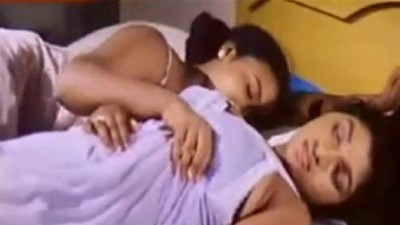 உறங்கும் தோழியை ஊழ் செய்யும் தமிழ் லெஸ்பியன் செஸ் – தமிழ் கிரல்ஸ் செஸ்